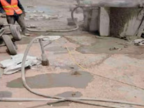 青白江水泥混凝土路面板底注浆技术 路面脱空注浆整治方案
